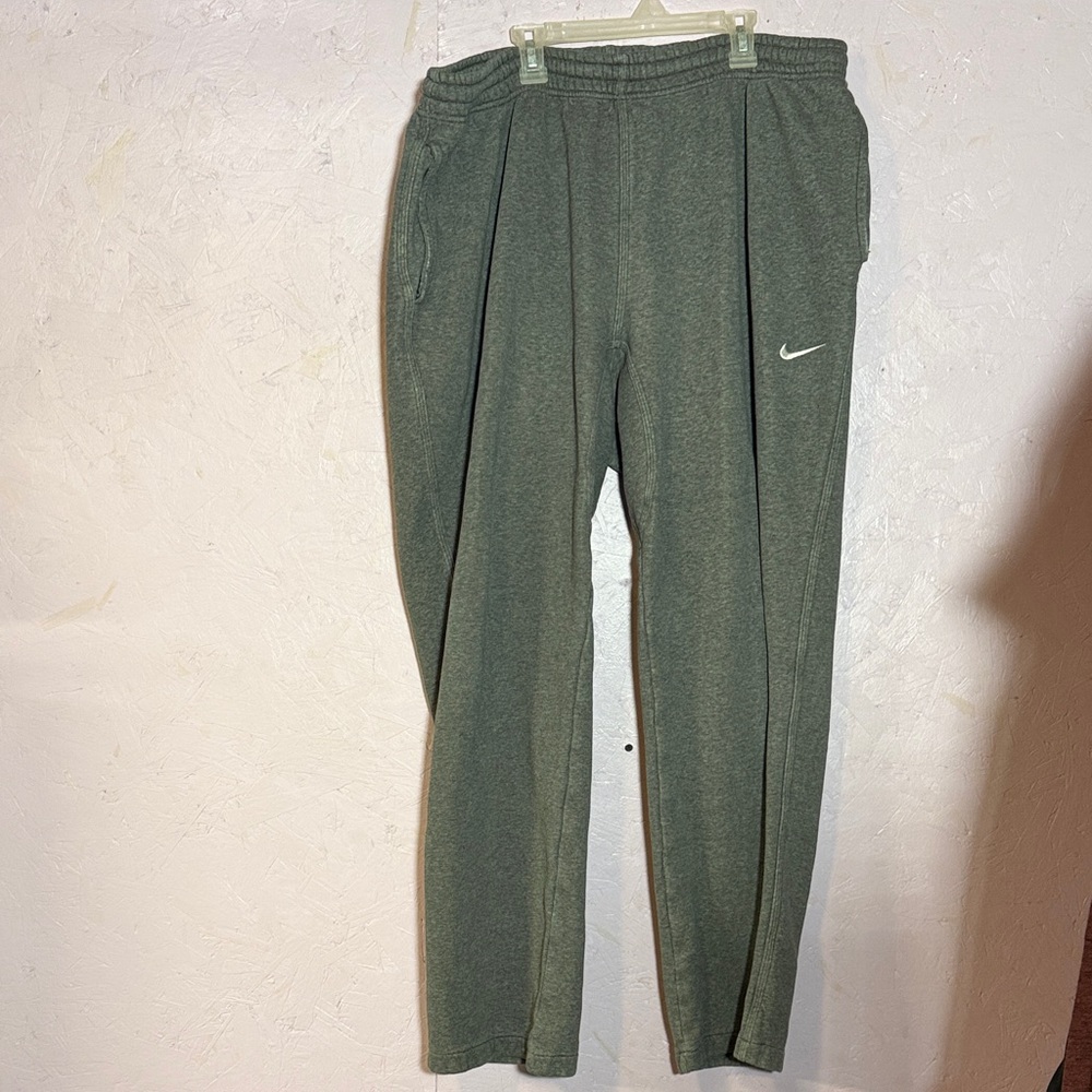 Nike Men's Grey Sweatpants